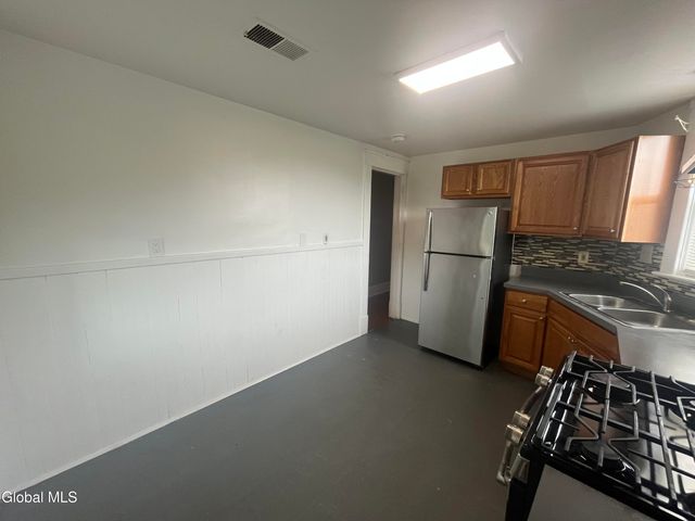 151 4th Street 3A, Troy, NY 12180
