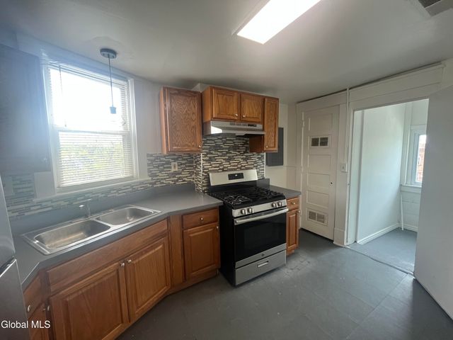 151 4th Street 3A, Troy, NY 12180