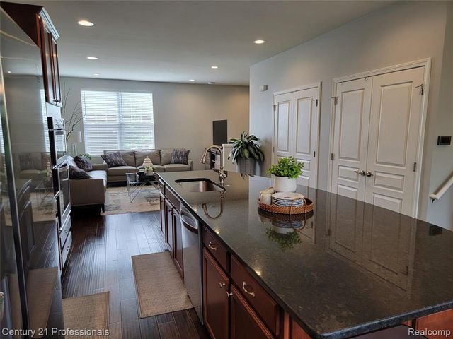 2873 Hartwick Drive 135, Rochester, MI 48307