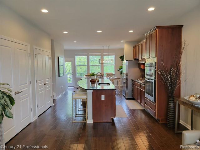 2873 Hartwick Drive 135, Rochester, MI 48307