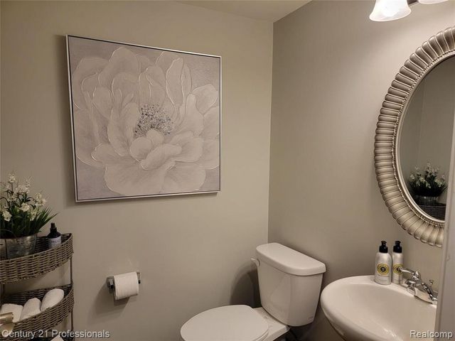 2873 Hartwick Drive 135, Rochester, MI 48307