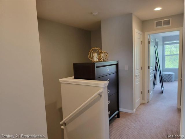 2873 Hartwick Drive 135, Rochester, MI 48307