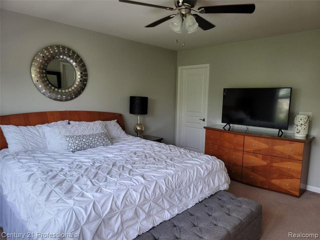 2873 Hartwick Drive 135, Rochester, MI 48307