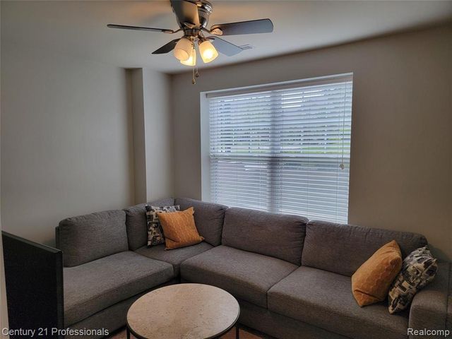 2873 Hartwick Drive 135, Rochester, MI 48307