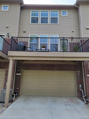 2873 Hartwick Drive 135, Rochester, MI 48307