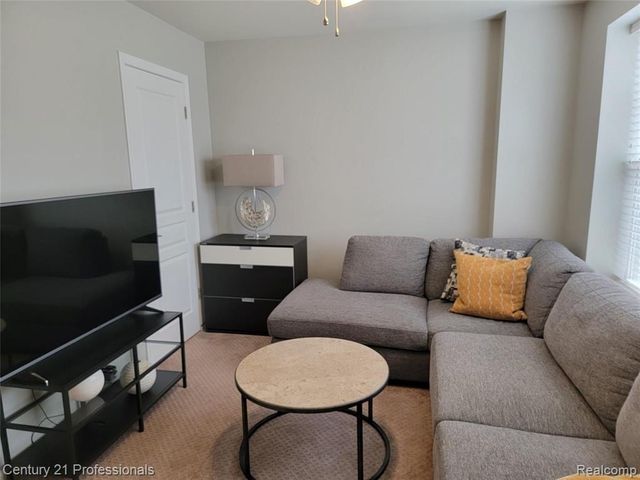 2873 Hartwick Drive 135, Rochester, MI 48307