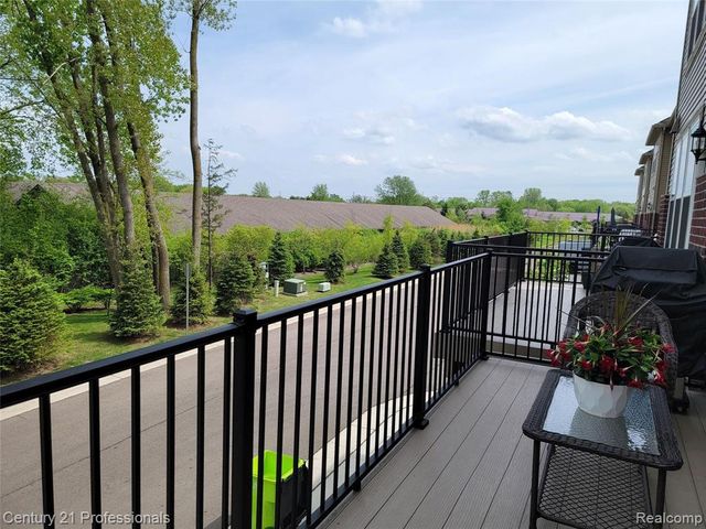 2873 Hartwick Drive 135, Rochester, MI 48307