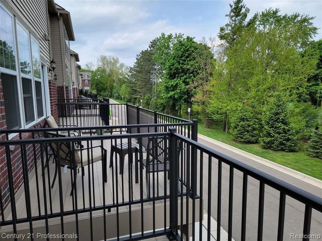 2873 Hartwick Drive 135, Rochester, MI 48307
