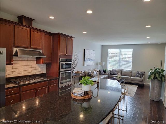 2873 Hartwick Drive 135, Rochester, MI 48307