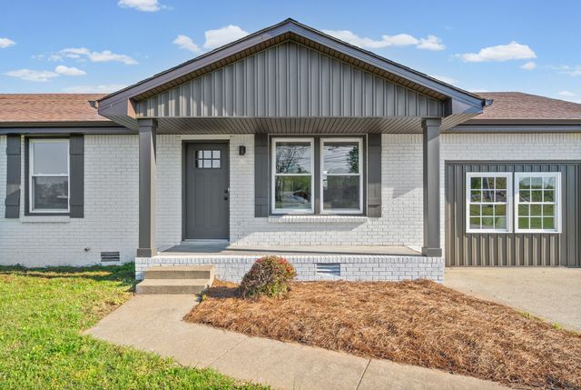 341 Cunningham Ln, Clarksville, TN 37042