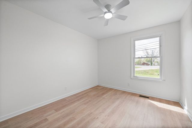 341 Cunningham Ln, Clarksville, TN 37042