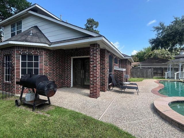 4508 Park Shadow Drive, Baytown, TX 77521