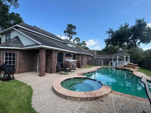 4508 Park Shadow Drive, Baytown, TX 77521