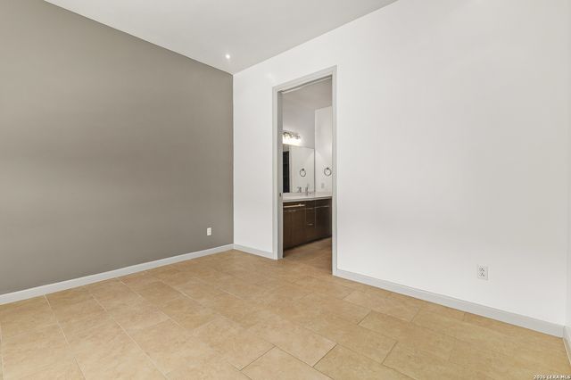 17902 La Cantera Pkwy Unit 406, San Antonio, TX 78257