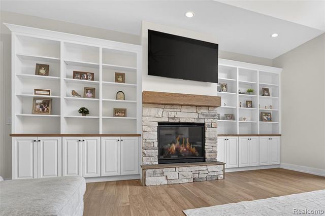 3664 Childs Lake Road, Milford, MI 48381