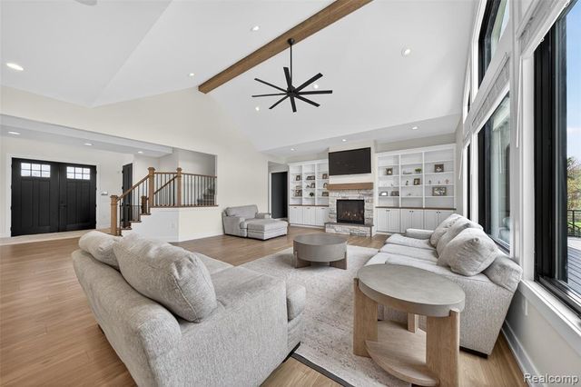3664 Childs Lake Road, Milford, MI 48381