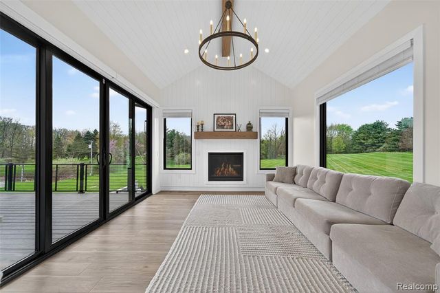 3664 Childs Lake Road, Milford, MI 48381