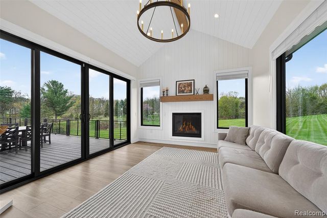 3664 Childs Lake Road, Milford, MI 48381