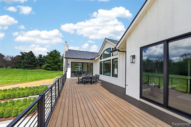 3664 Childs Lake Road, Milford, MI 48381