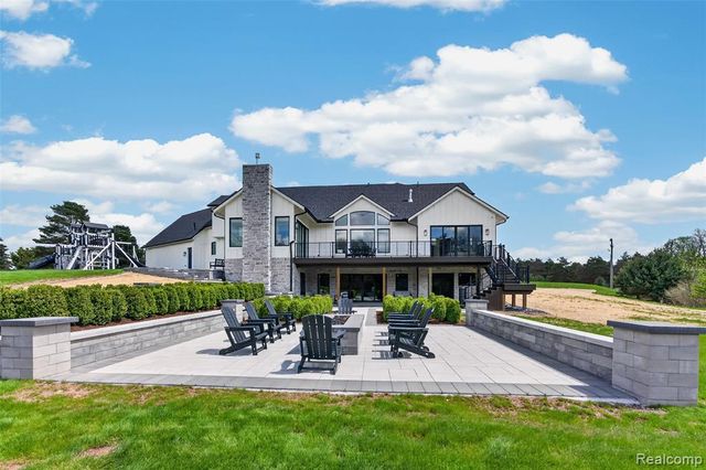 3664 Childs Lake Road, Milford, MI 48381