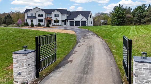 3664 Childs Lake Road, Milford, MI 48381