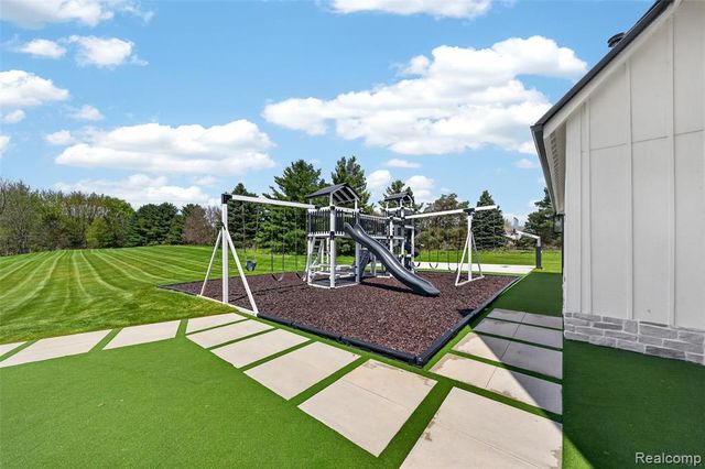 3664 Childs Lake Road, Milford, MI 48381