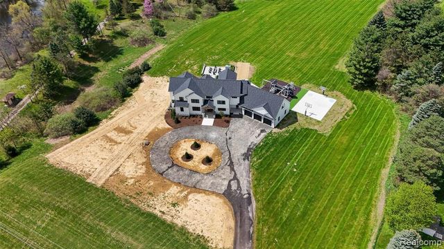 3664 Childs Lake Road, Milford, MI 48381