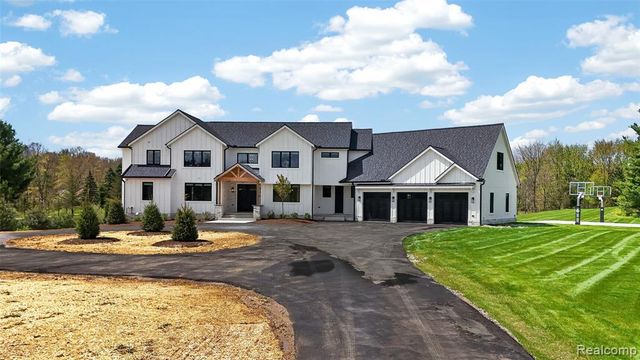 3664 Childs Lake Road, Milford, MI 48381