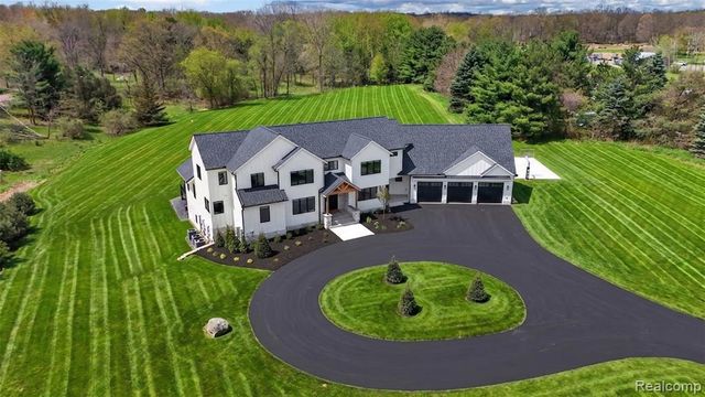 3664 Childs Lake Road, Milford, MI 48381