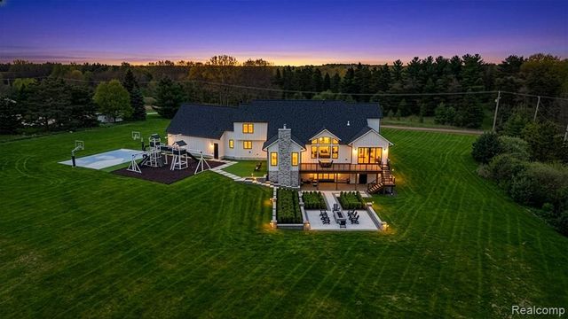 3664 Childs Lake Road, Milford, MI 48381