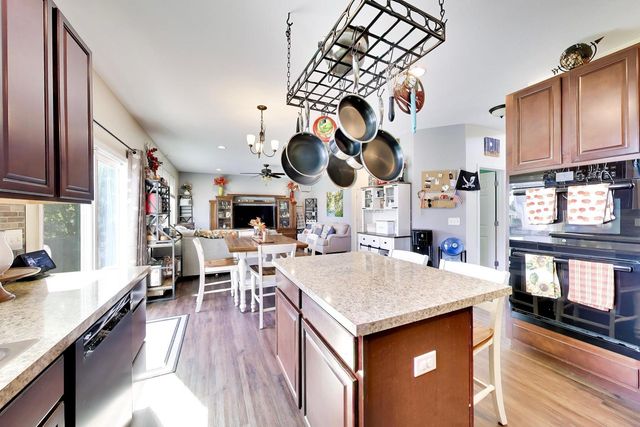 242 Bedford Lane, Volo, IL 60073