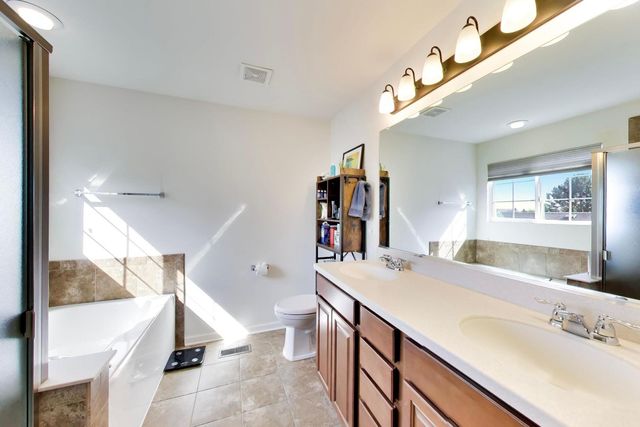 242 Bedford Lane, Volo, IL 60073