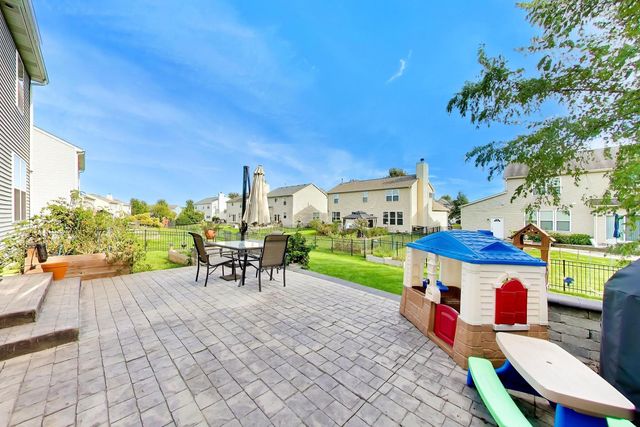 242 Bedford Lane, Volo, IL 60073
