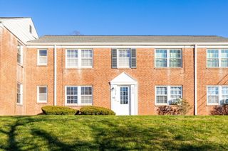 1014 Trout Brook Drive 1014, West Hartford, CT 06119