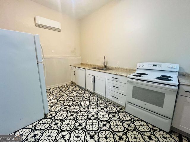 2585 Napier Avenue, Macon, GA 31204