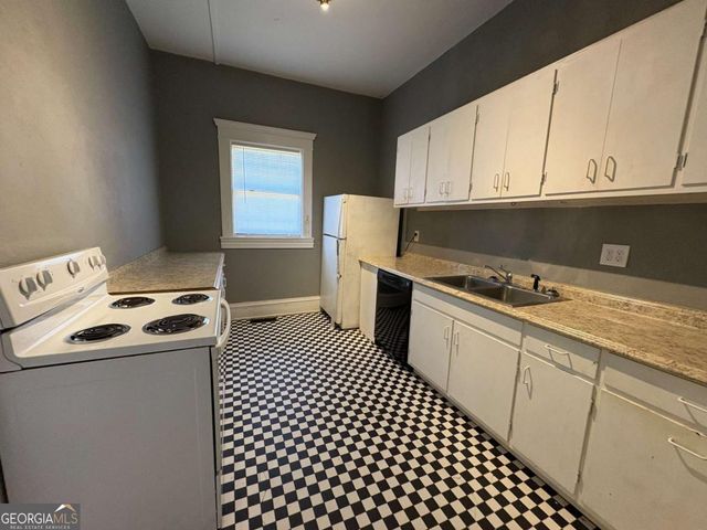 2585 Napier Avenue, Macon, GA 31204