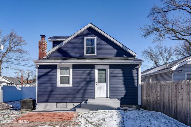 56 Oregon Avenue, Middletown, NJ 07758