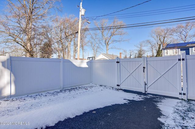 56 Oregon Avenue, Middletown, NJ 07758