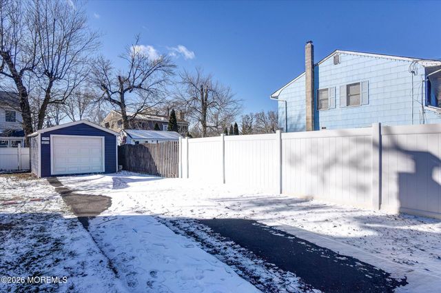 56 Oregon Avenue, Middletown, NJ 07758