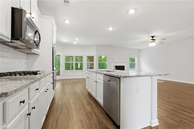 802 Relic Ridge, Hampton, GA 30228