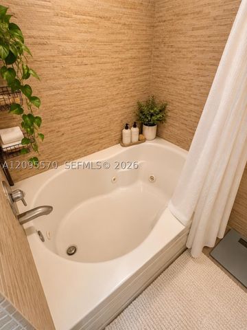 50 Biscayne Blvd 705, Miami, FL 33132