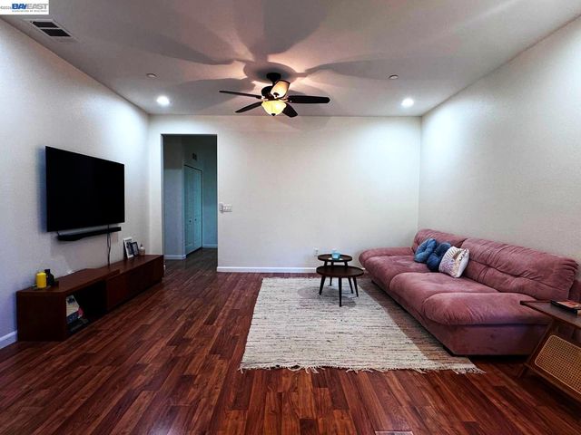 43886 Paso Pino Cmn, Fremont, CA 94539