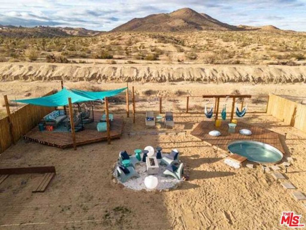 58798 Barron Drive, Yucca Valley, CA 92284