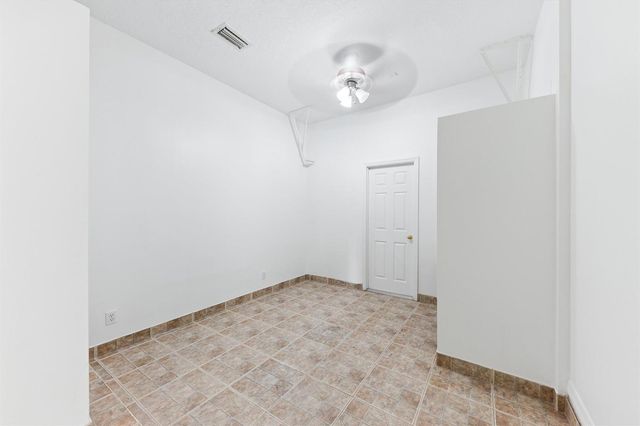 402 SEMINOLE PALMS Drive 402, Lake Worth, FL 33463