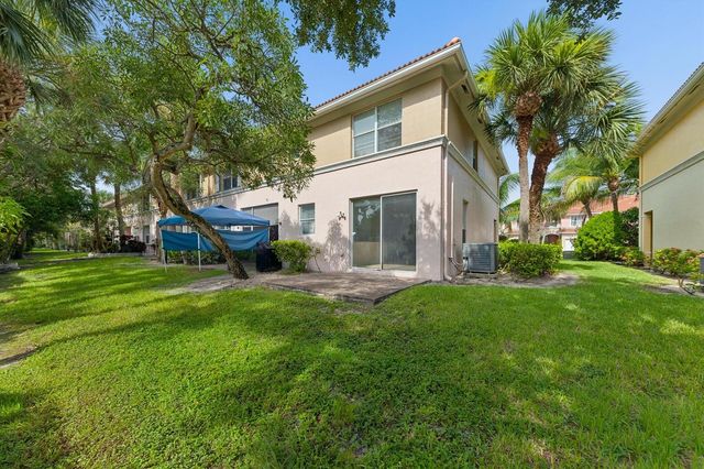 402 SEMINOLE PALMS Drive 402, Lake Worth, FL 33463