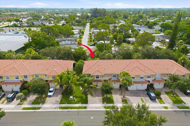 402 SEMINOLE PALMS Drive 402, Lake Worth, FL 33463
