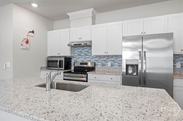 142 Bottlebrush Dr, Bloomingdale, GA 31302