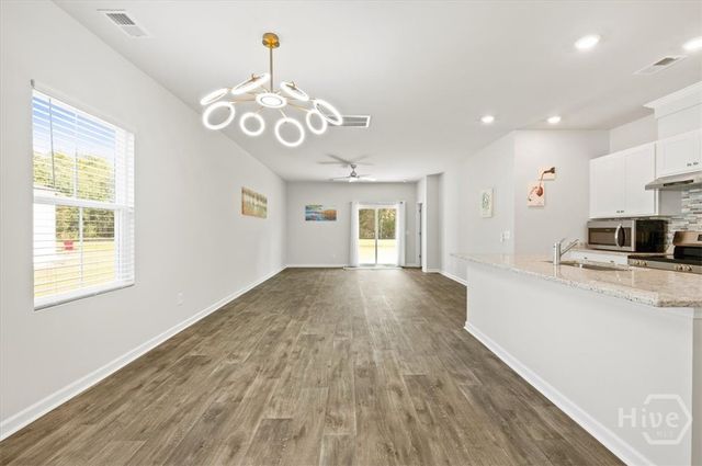 142 Bottlebrush Dr, Bloomingdale, GA 31302