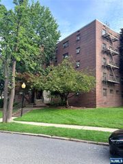501 Linwood Drive 2F, Fort Lee, NJ 07024