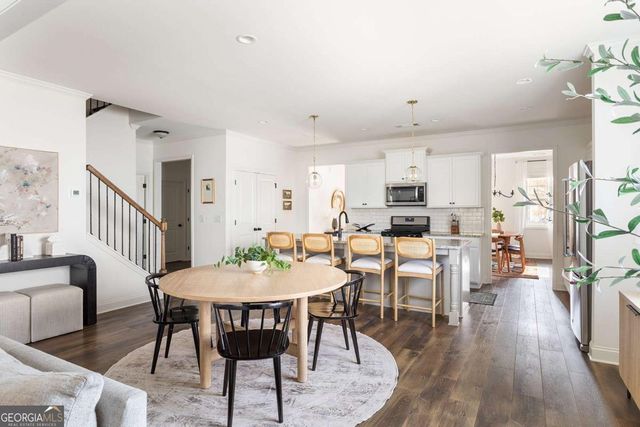 5197 Parkwood Drive, Flowery Branch, GA 30542